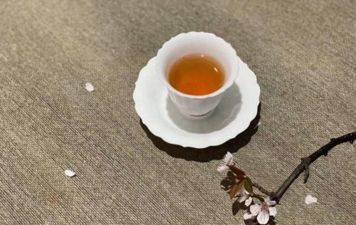 枸杞能和茶叶一起泡水喝吗