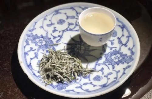 信阳白茶简介 信阳白茶是什么茶