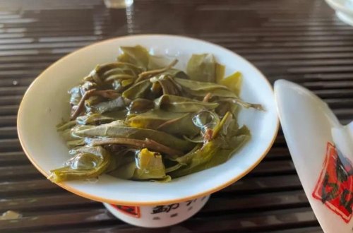 普洱茶的冲泡水温为100℃ 但也不必绝对