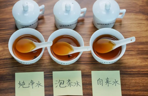 山泉水优；泡茶水与纯净水为佳；自来水次。