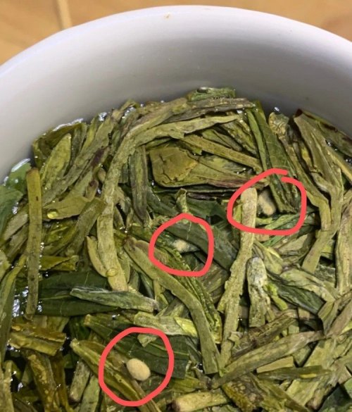 成品干茶茶毫 - 白色、淡黄色的球球